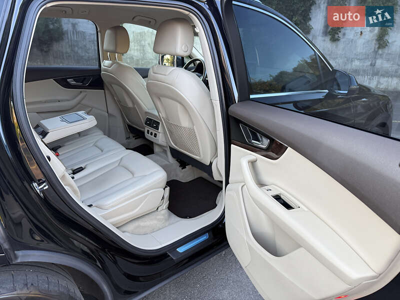 Внедорожник / Кроссовер Audi Q7 2015 в Ровно фото 31 Внедорожник / Кроссовер Audi Q7 2015 в Ровно