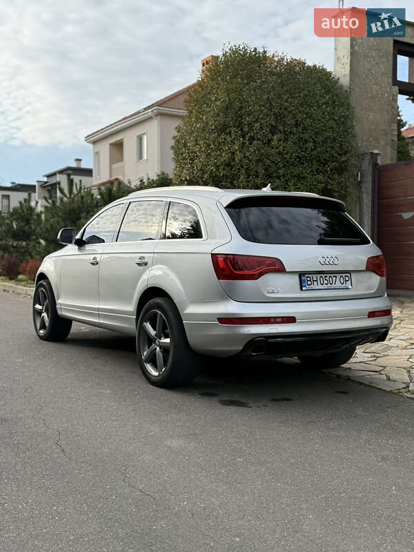 Внедорожник / Кроссовер Audi Q7 2013 в Одессе
