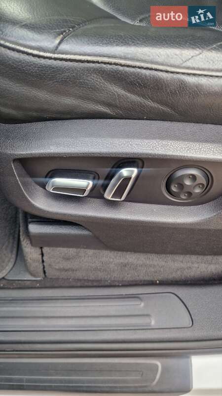 Позашляховик / Кросовер Audi Q7 2012 в Миколаєві