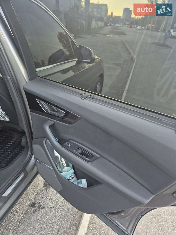 Позашляховик / Кросовер Audi Q7 2017 в Дніпрі фото 13 Позашляховик / Кросовер Audi Q7 2017 в Дніпрі