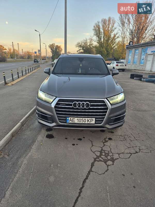 Позашляховик / Кросовер Audi Q7 2017 в Дніпрі фото 31 Позашляховик / Кросовер Audi Q7 2017 в Дніпрі