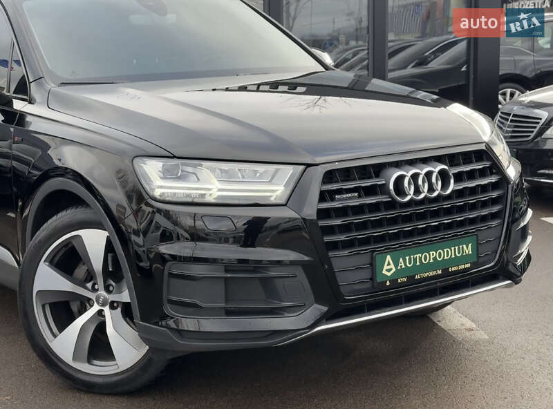 Позашляховик / Кросовер Audi Q7 2015 в Києві