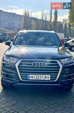 Внедорожник / Кроссовер Audi Q7 2018 в Киеве