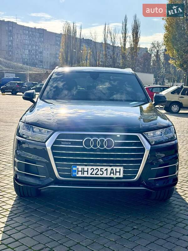 Внедорожник / Кроссовер Audi Q7 2018 в Киеве
