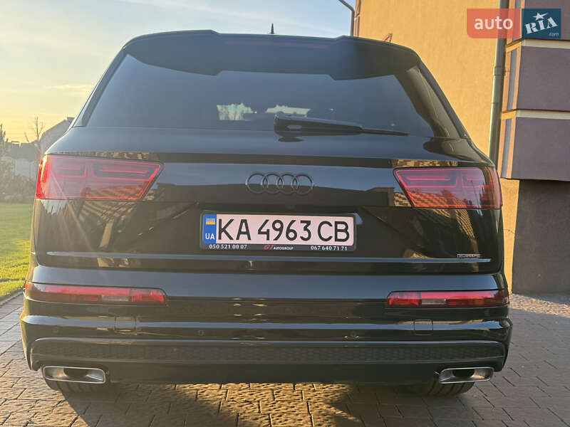 Позашляховик / Кросовер Audi Q7 2016 в Рівному