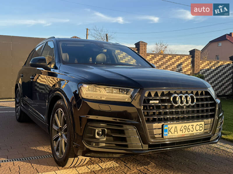 Позашляховик / Кросовер Audi Q7 2016 в Рівному