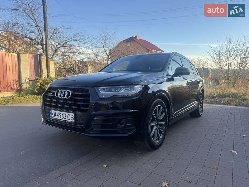 Позашляховик / Кросовер Audi Q7 2016 в Рівному