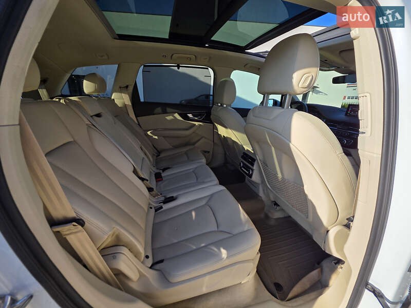 Внедорожник / Кроссовер Audi Q7 2016 в Луцке