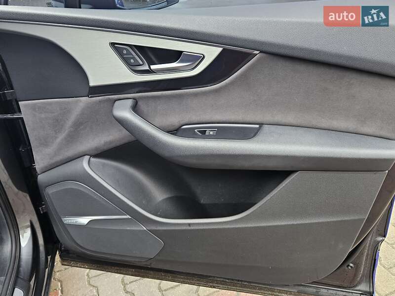 Позашляховик / Кросовер Audi Q7 2016 в Дунаївцях