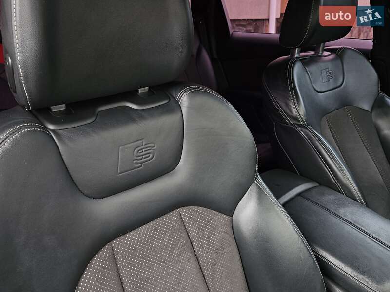 Позашляховик / Кросовер Audi Q7 2016 в Дунаївцях