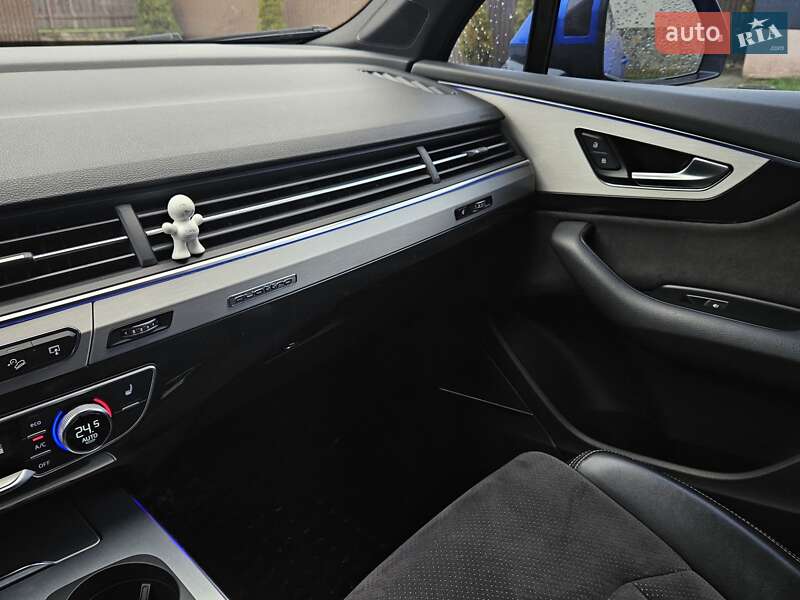 Позашляховик / Кросовер Audi Q7 2016 в Дунаївцях