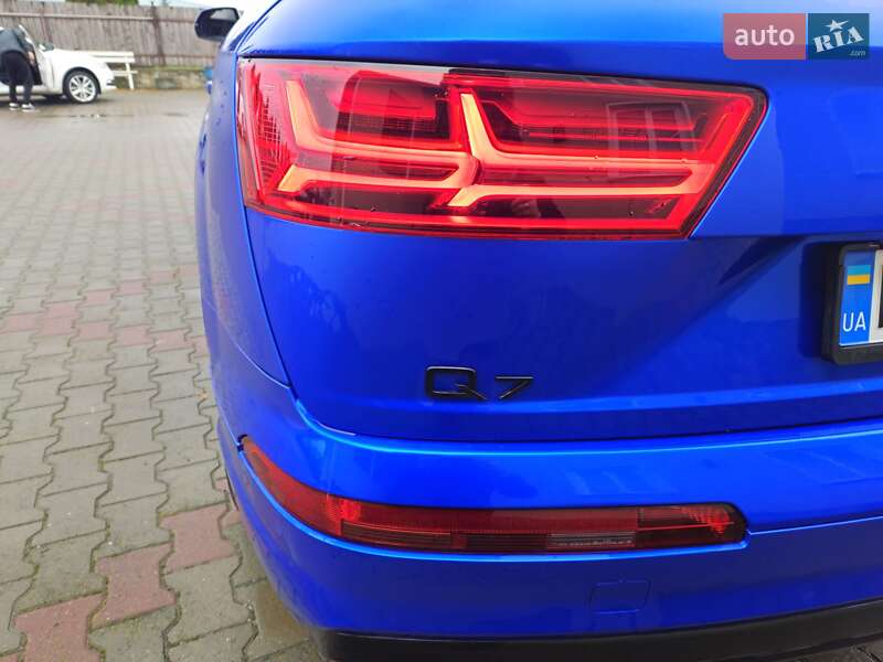 Позашляховик / Кросовер Audi Q7 2016 в Дунаївцях
