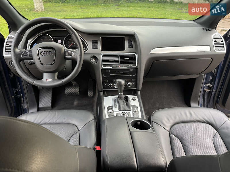 Внедорожник / Кроссовер Audi Q7 2010 в Ровно
