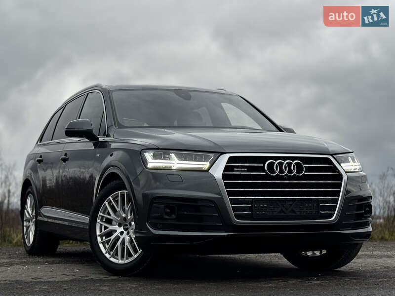 Внедорожник / Кроссовер Audi Q7 2017 в Дрогобыче
