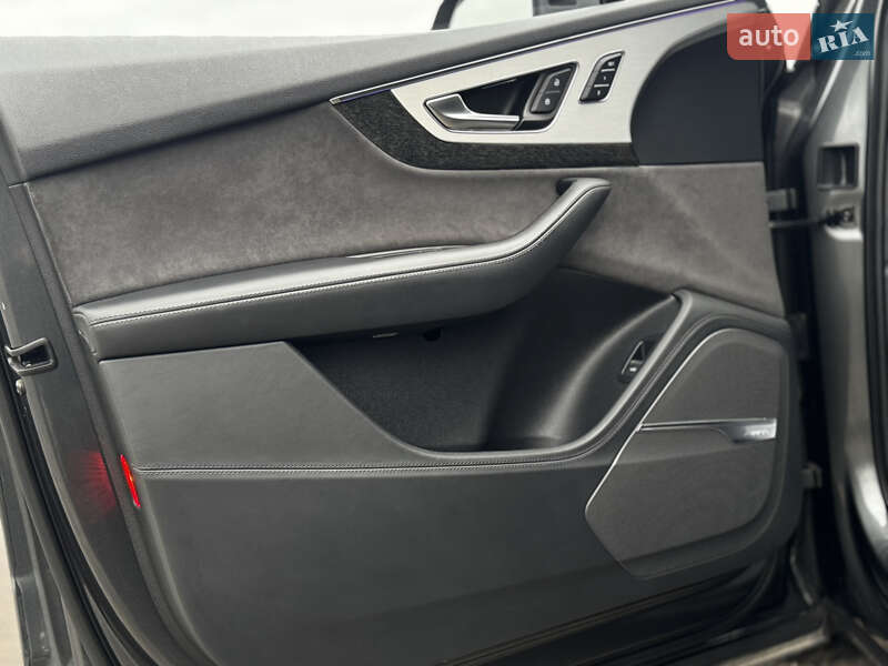 Внедорожник / Кроссовер Audi Q7 2017 в Дрогобыче