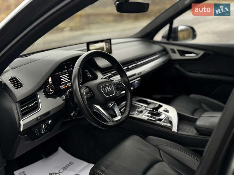 Внедорожник / Кроссовер Audi Q7 2017 в Дрогобыче