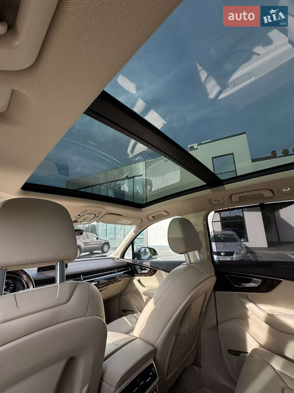 Позашляховик / Кросовер Audi Q7 2017 в Києві