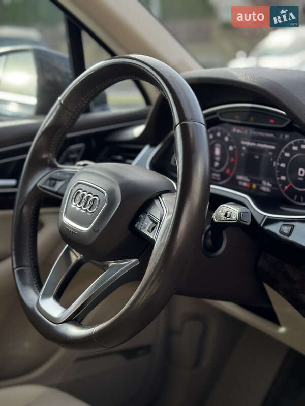 Позашляховик / Кросовер Audi Q7 2017 в Києві
