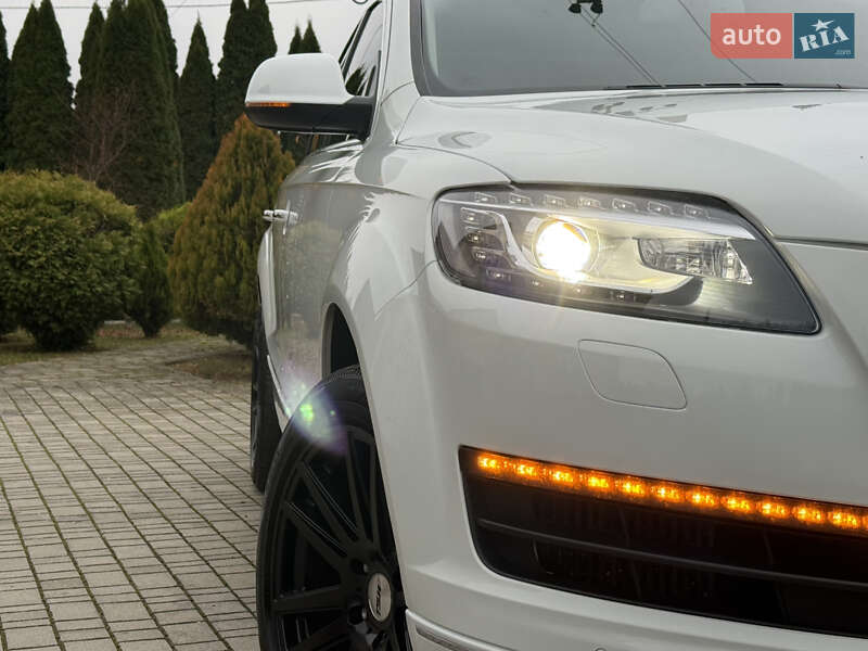 Позашляховик / Кросовер Audi Q7 2015 в Самборі