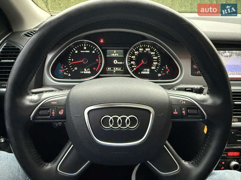 Позашляховик / Кросовер Audi Q7 2015 в Самборі