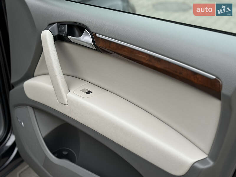 Внедорожник / Кроссовер Audi Q7 2011 в Луцке