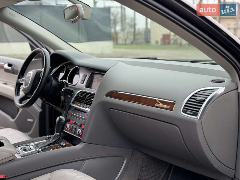 Внедорожник / Кроссовер Audi Q7 2011 в Луцке