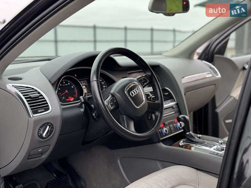 Внедорожник / Кроссовер Audi Q7 2011 в Луцке