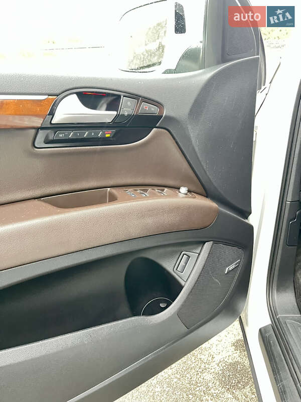 Позашляховик / Кросовер Audi Q7 2015 в Києві фото 15 Позашляховик / Кросовер Audi Q7 2015 в Києві