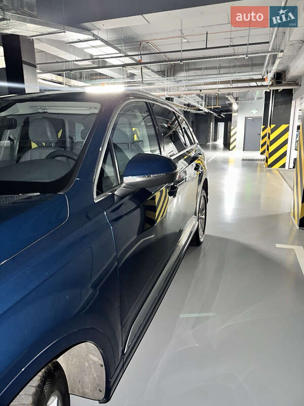 Позашляховик / Кросовер Audi Q7 2018 в Дніпрі