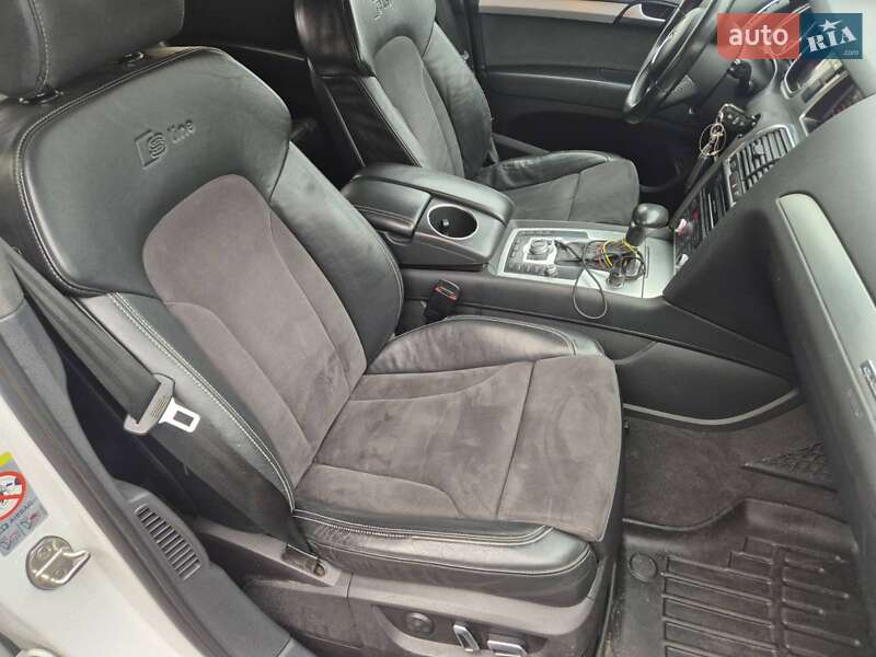 Позашляховик / Кросовер Audi Q7 2013 в Турці