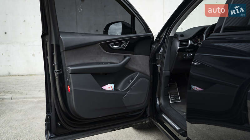 Внедорожник / Кроссовер Audi Q7 2017 в Киеве