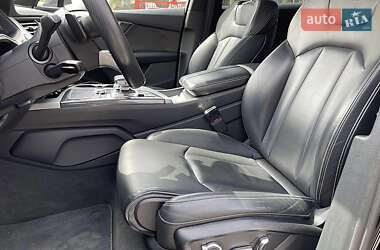 Внедорожник / Кроссовер Audi Q7 2016 в Ужгороде