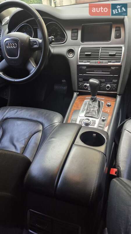 Внедорожник / Кроссовер Audi Q7 2010 в Киеве