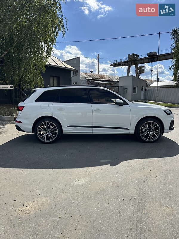 Внедорожник / Кроссовер Audi Q7 2019 в Черновцах