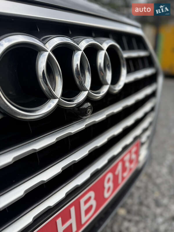 Позашляховик / Кросовер Audi Q7 2017 в Шепетівці