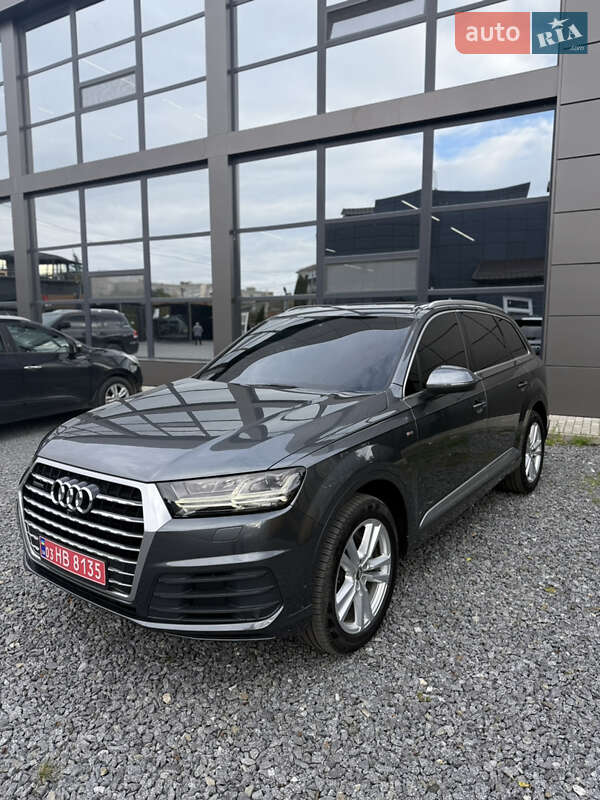 Позашляховик / Кросовер Audi Q7 2017 в Шепетівці