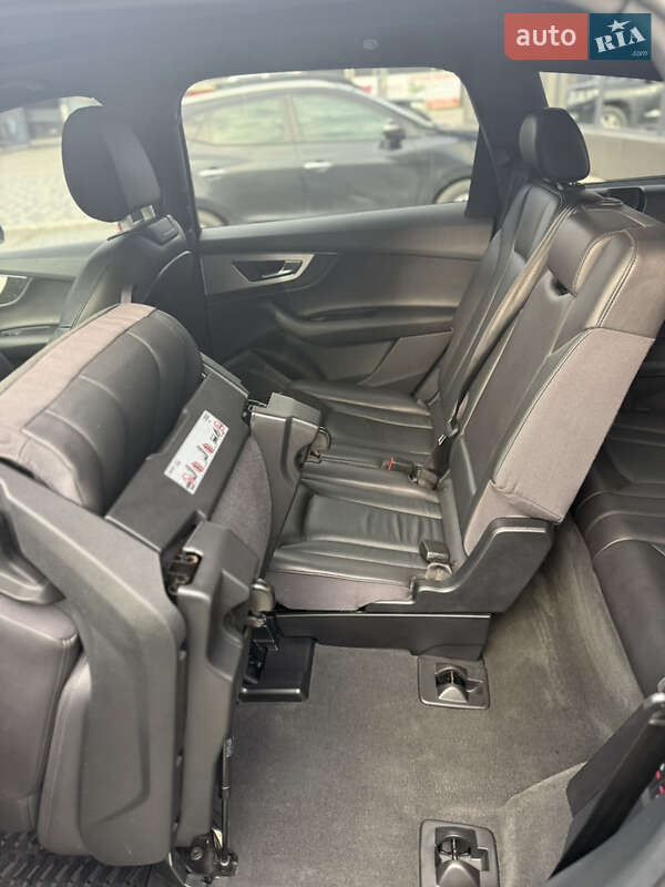 Позашляховик / Кросовер Audi Q7 2017 в Шепетівці