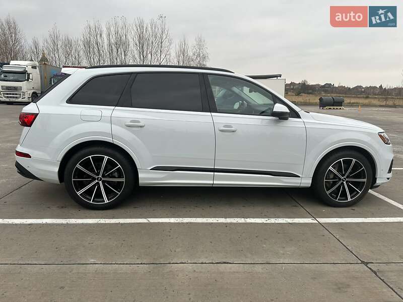 Позашляховик / Кросовер Audi Q7 2020 в Києві