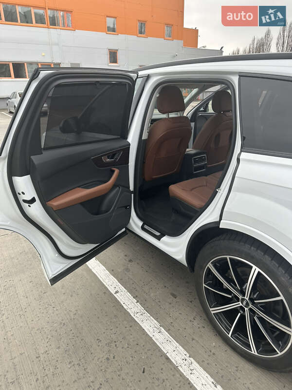 Позашляховик / Кросовер Audi Q7 2020 в Києві