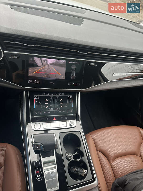 Позашляховик / Кросовер Audi Q7 2020 в Києві