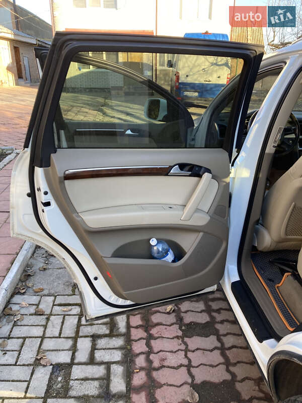 Внедорожник / Кроссовер Audi Q7 2010 в Умани