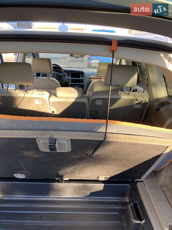 Внедорожник / Кроссовер Audi Q7 2010 в Умани