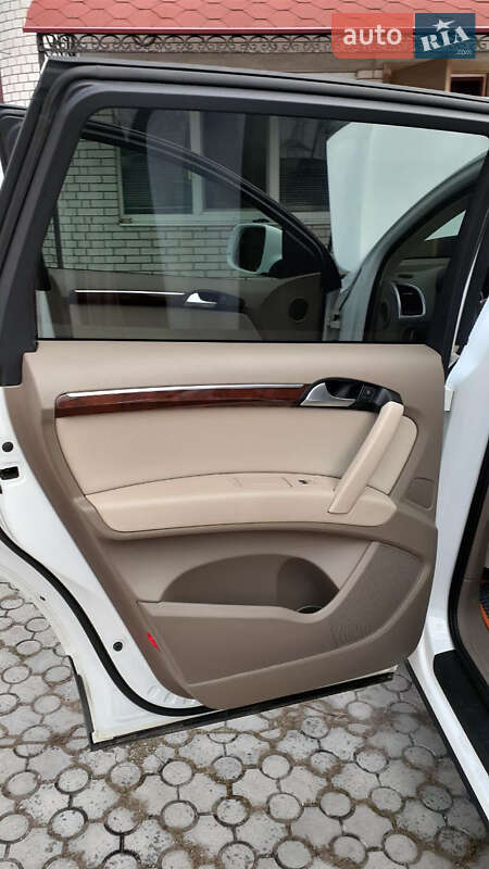 Внедорожник / Кроссовер Audi Q7 2010 в Умани
