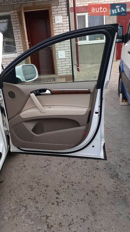 Внедорожник / Кроссовер Audi Q7 2010 в Умани