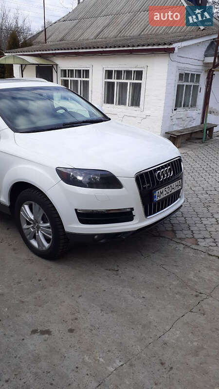 Внедорожник / Кроссовер Audi Q7 2010 в Умани