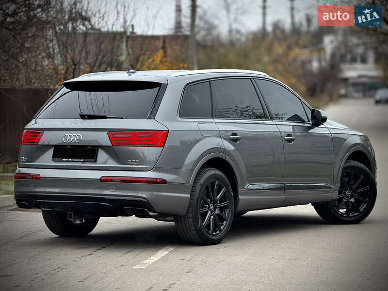 Позашляховик / Кросовер Audi Q7 2017 в Запоріжжі