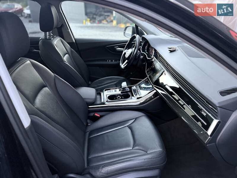 Позашляховик / Кросовер Audi Q7 2020 в Львові