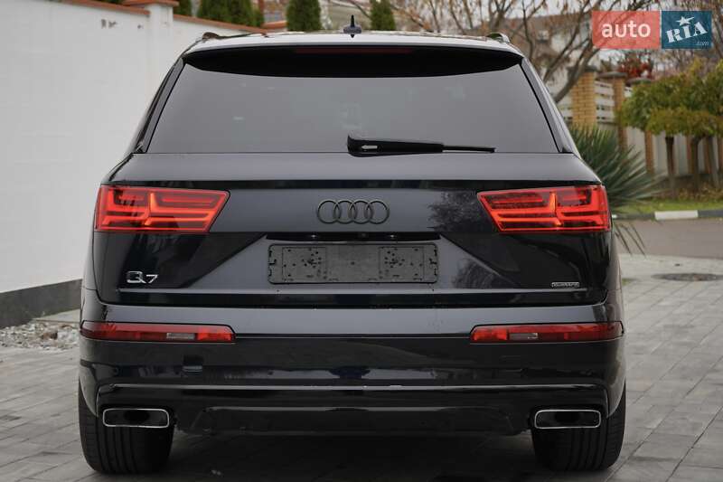 Внедорожник / Кроссовер Audi Q7 2017 в Одессе