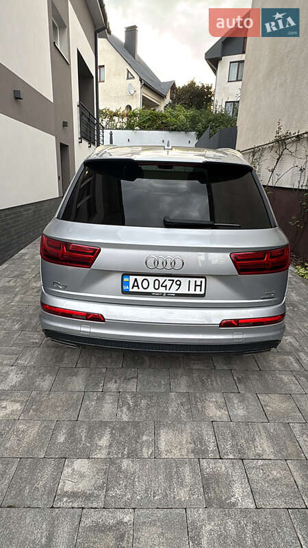 Внедорожник / Кроссовер Audi Q7 2016 в Ужгороде