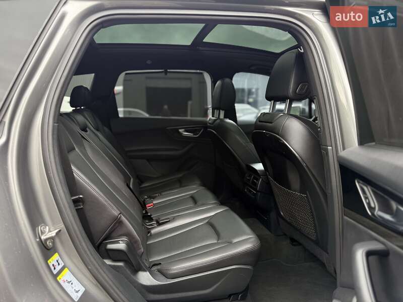 Позашляховик / Кросовер Audi Q7 2017 в Львові